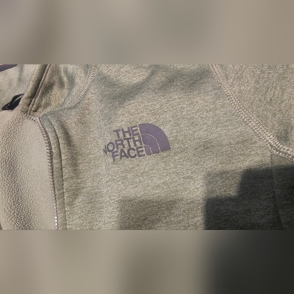 The North Face Women's Skyline Full-Zip Fleece Jacket. Size Med - Picture 3 of 9